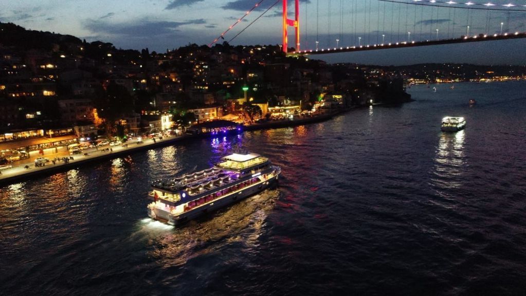 Teknede Yemekli İstanbul Turu